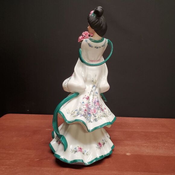 The Danbury Mint The Rose Princess by Lena Liu Porcelain Figurine - Picture 2 of 7